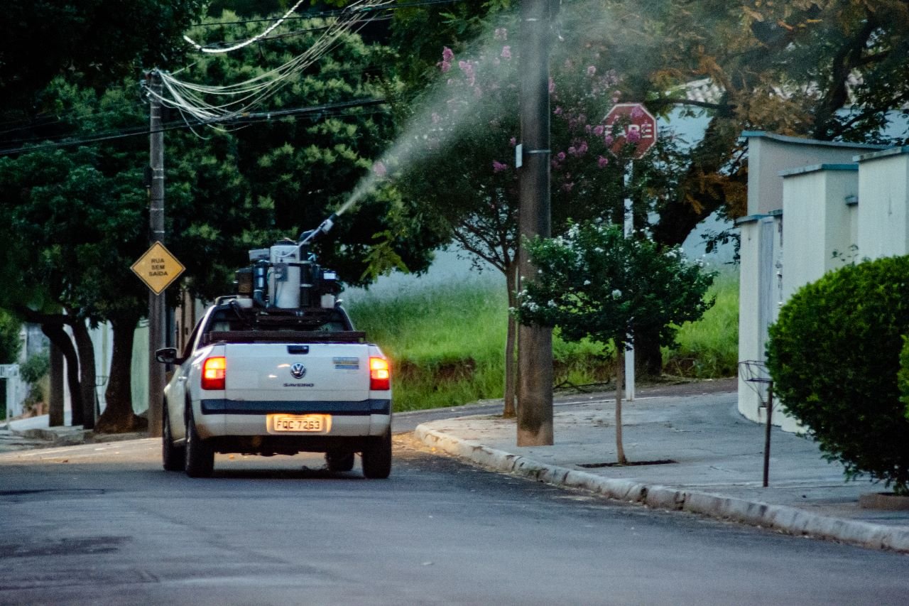 Vigilância Ambiental de Botucatu inicia novo ciclo de aplicação de larvicida biológico contra o mosquito da dengue
