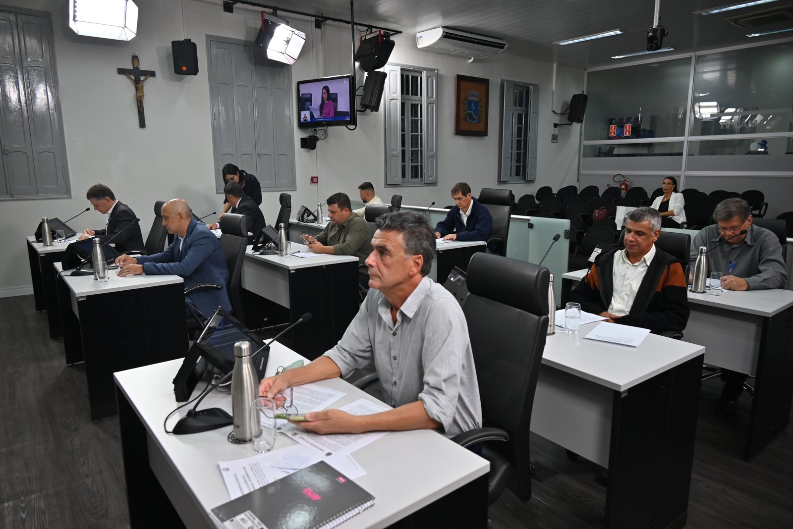 Botucatu I Câmara realiza sessão movimentada com mais de 30 solicitações e aprova projeto que incorpora a “Cuesta Jazz Band” à estrutura da Cultura