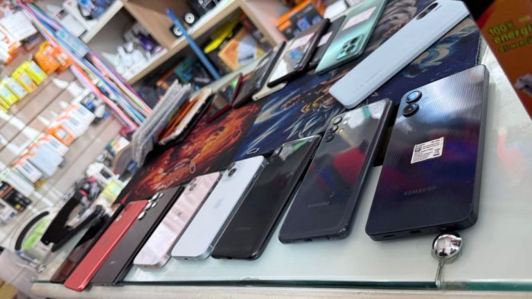 Polícia Civil realiza Operação Big Mobile em lojas de celulares em Botucatu