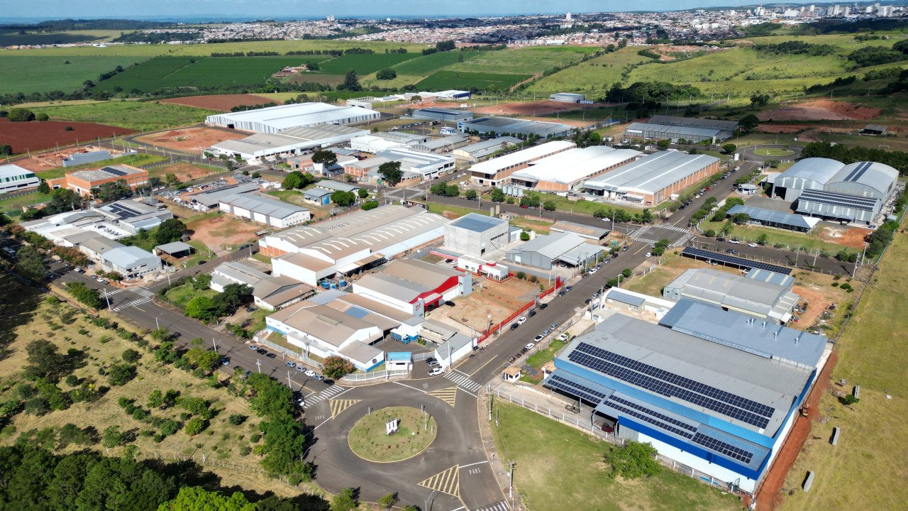 Indústria puxa criação de empregos e município soma 2.259 admissões em janeiro